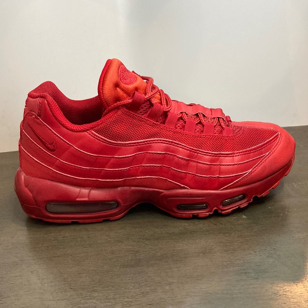 Nike Air Max 95 Triple Red